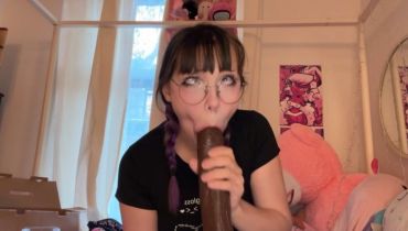 Ditzymaruu going ham on a huge bbc dildo... so sloppy