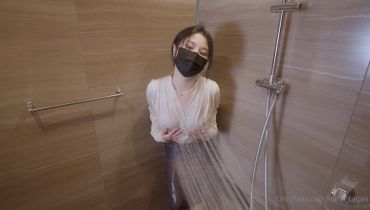Nana_taipei dripping wet in the shower... she knows exactly what she's doing
