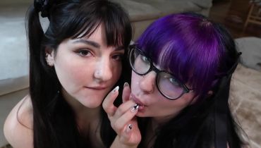 Naomihh666 sharing her bf with another guy ;)